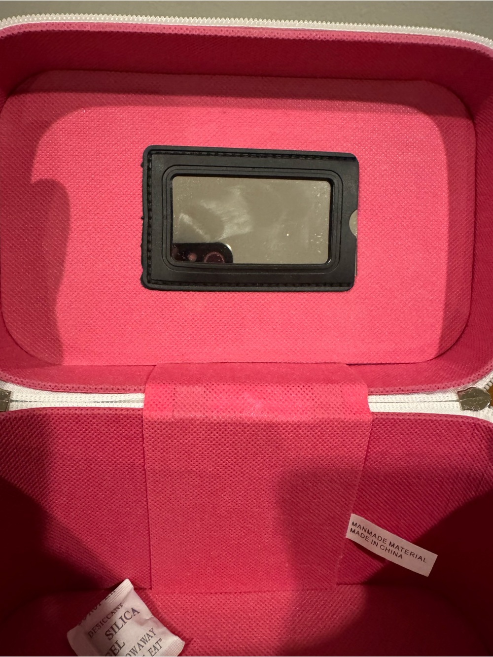 Paris Eiffel Tower Cosmetic Train Case in White 8" Wide x 5 1/2" Tall x 4” Deep - Picture 10 of 10